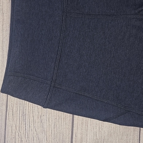 Outdoor Voices Women's Warm Up 10" Shorts Navy Size XS NWT - Picture 3 of 9